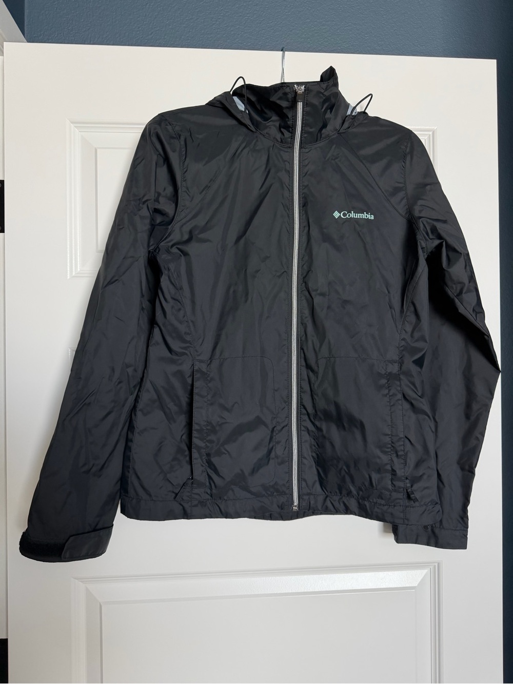Columbia Black Hooded Windbreaker Rain Jacket
